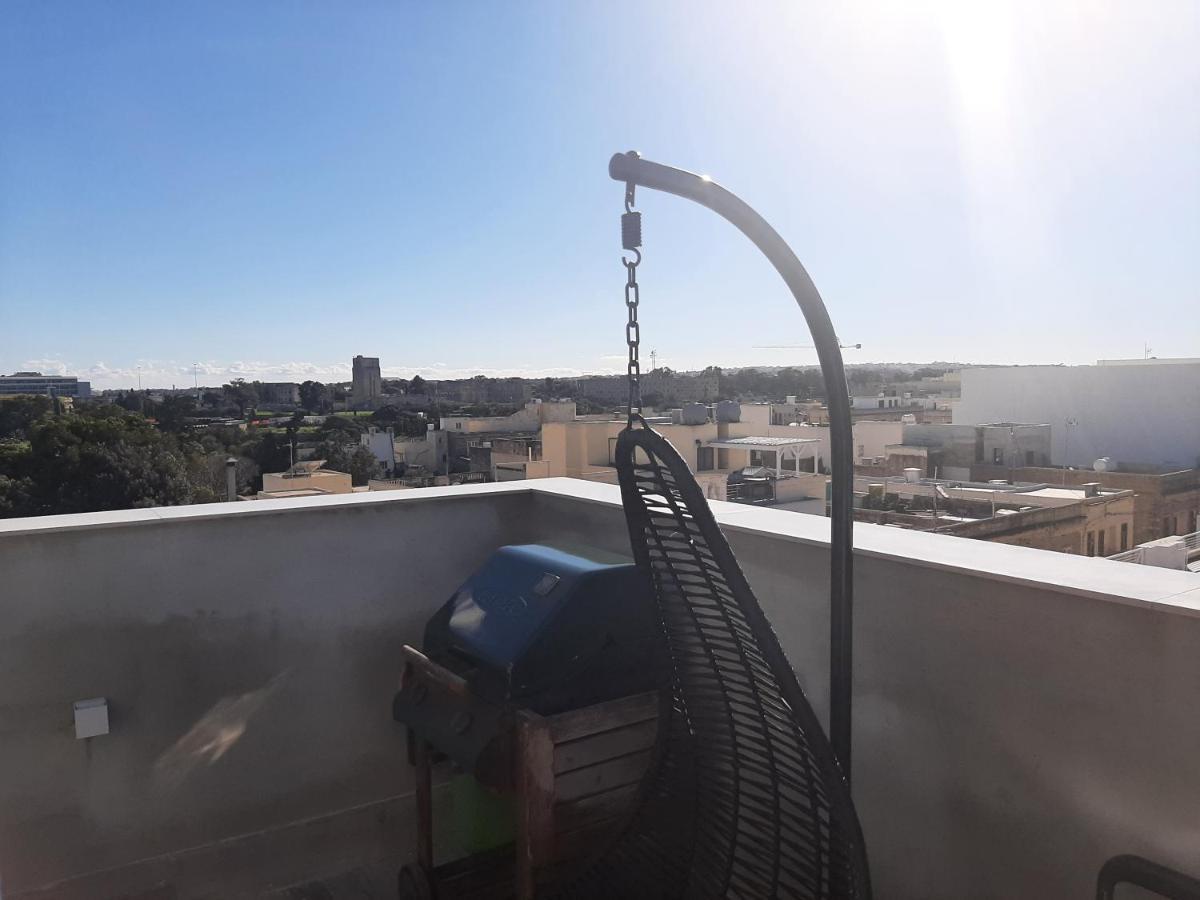Town Pent House Daire Luqa Dış mekan fotoğraf