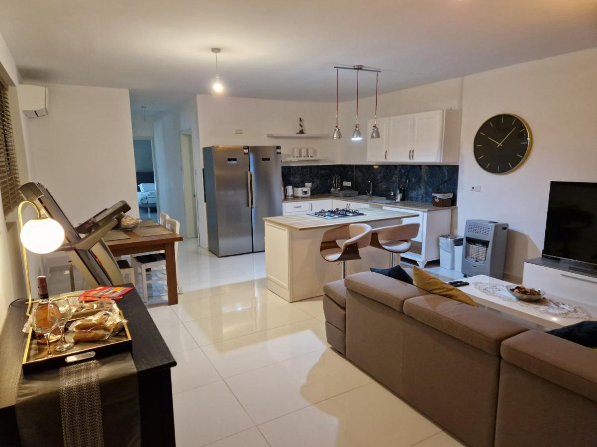 Town Pent House Daire Luqa Dış mekan fotoğraf