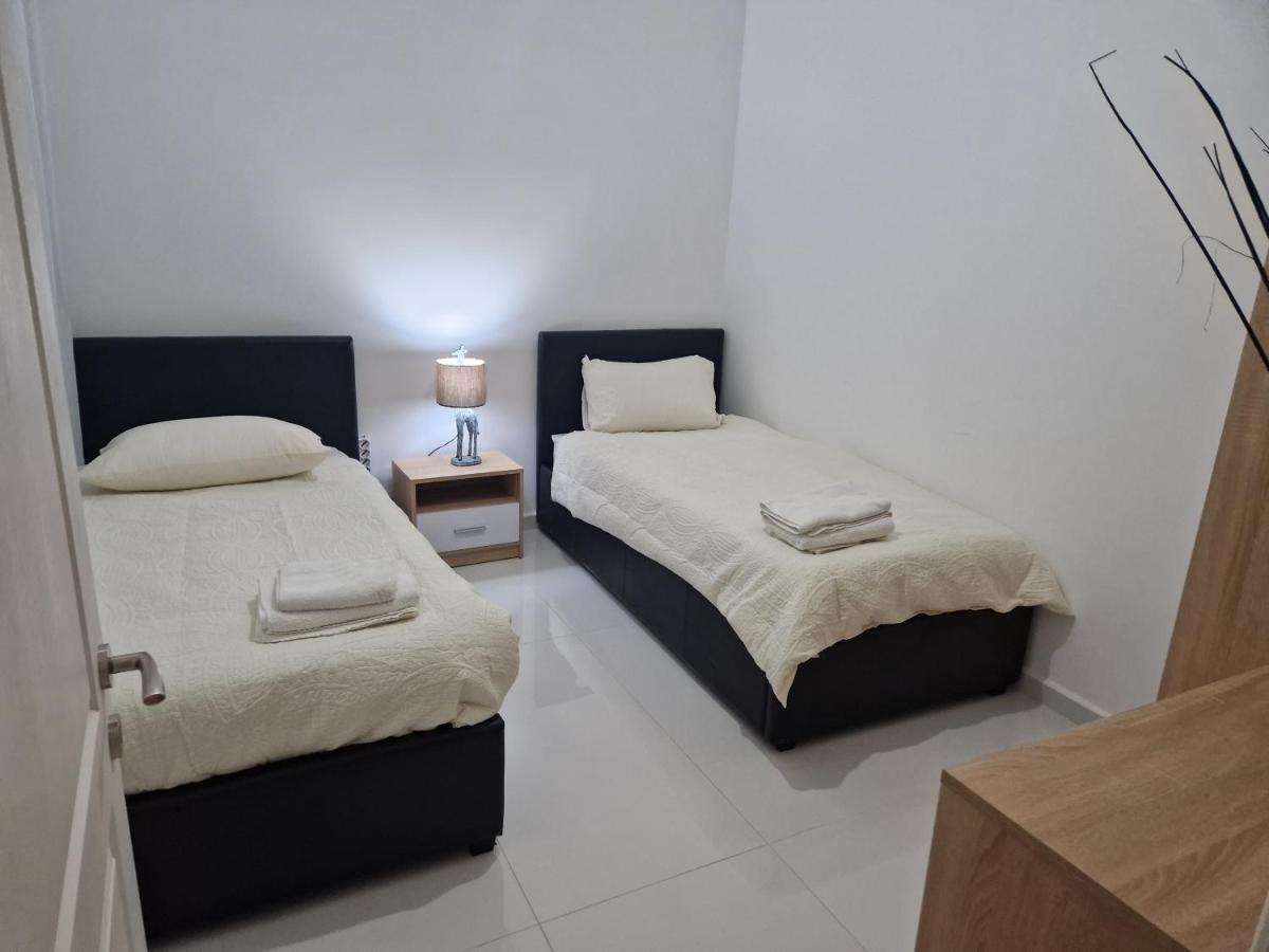 Town Pent House Daire Luqa Dış mekan fotoğraf